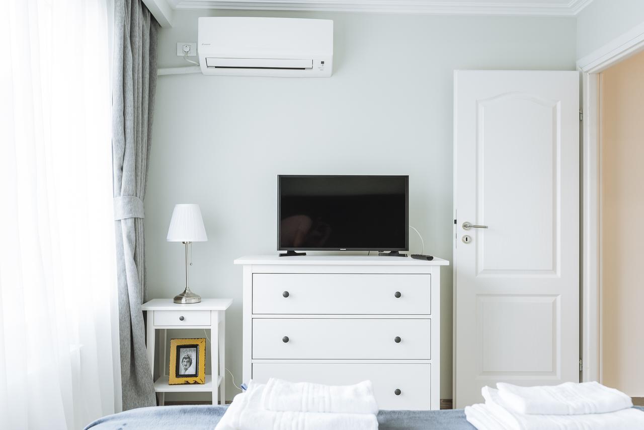 Luxury City Centre Apartment Бухарест Экстерьер фото